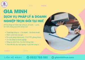 Chuyên viên kiểm tra hồ sơ xin cấp lại giấy phép lữ hành nội địa tại Huế